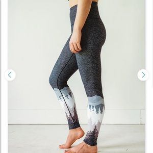 Colorado Threads Summit Yoga Pants